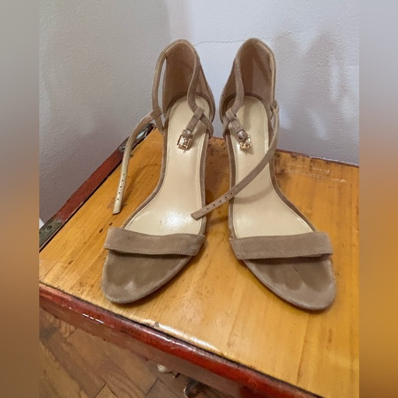 Michael Kors heels 9M, 3 inch heel - Picture 3 of 14